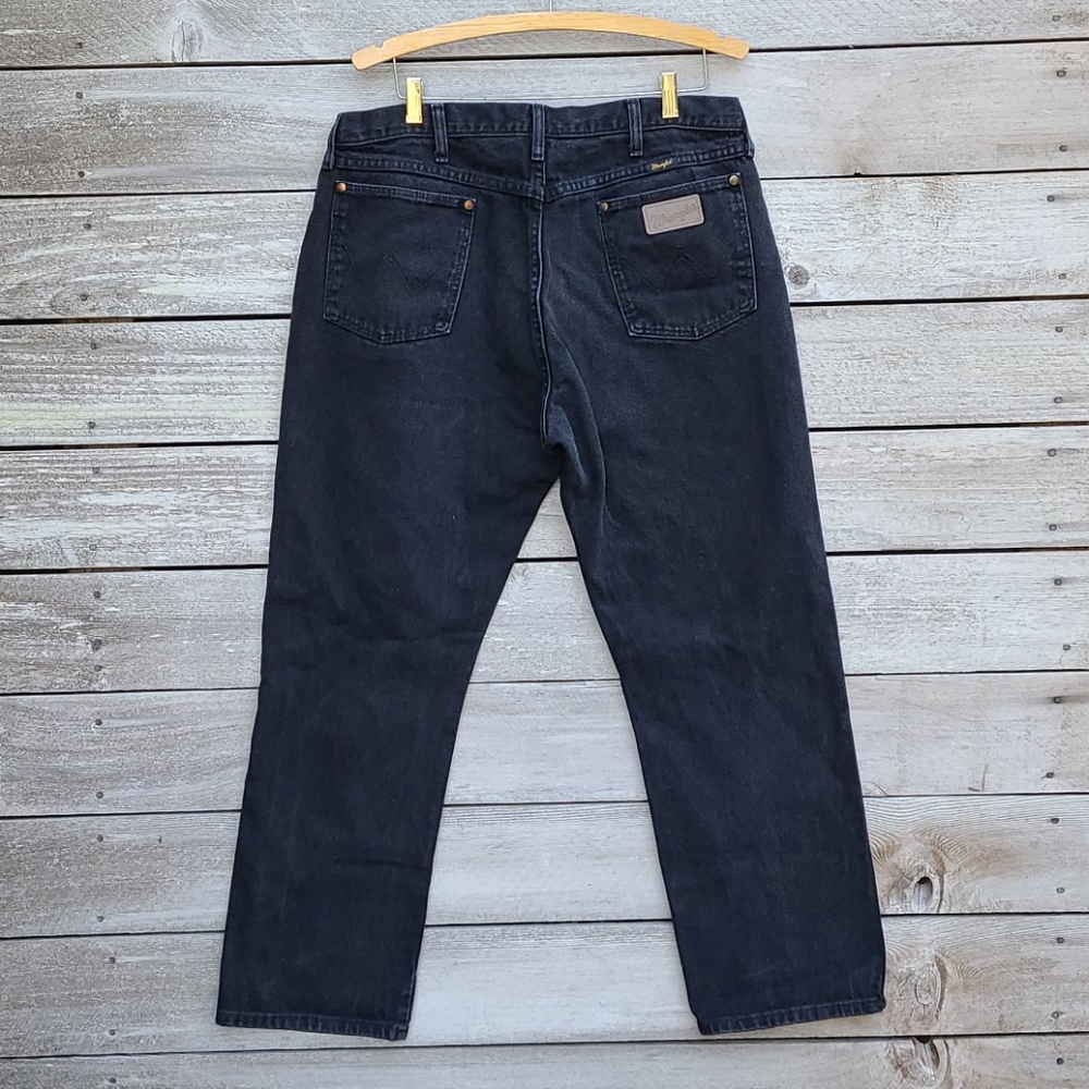 Men's Black Wrangler Jeans  Size 38x30 - Picture 3 of 9